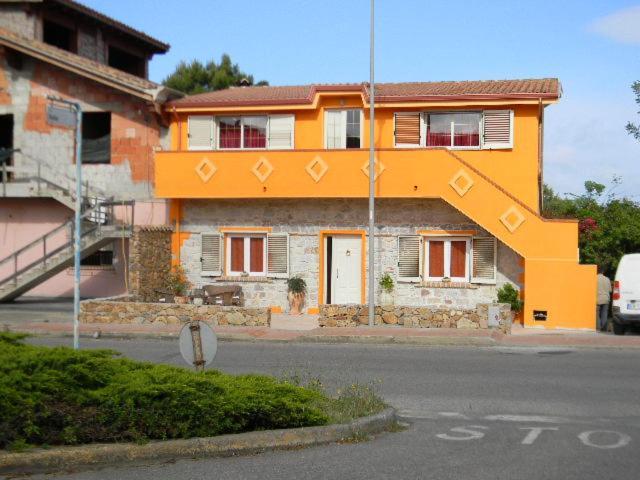 B&B Il Girasole SantʼAnna Arresi Exteriör bild