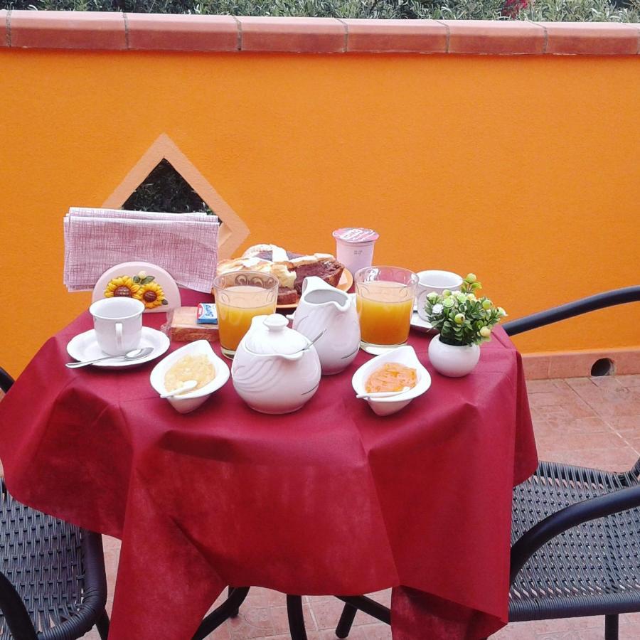 B&B Il Girasole SantʼAnna Arresi Exteriör bild