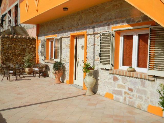 B&B Il Girasole SantʼAnna Arresi Exteriör bild