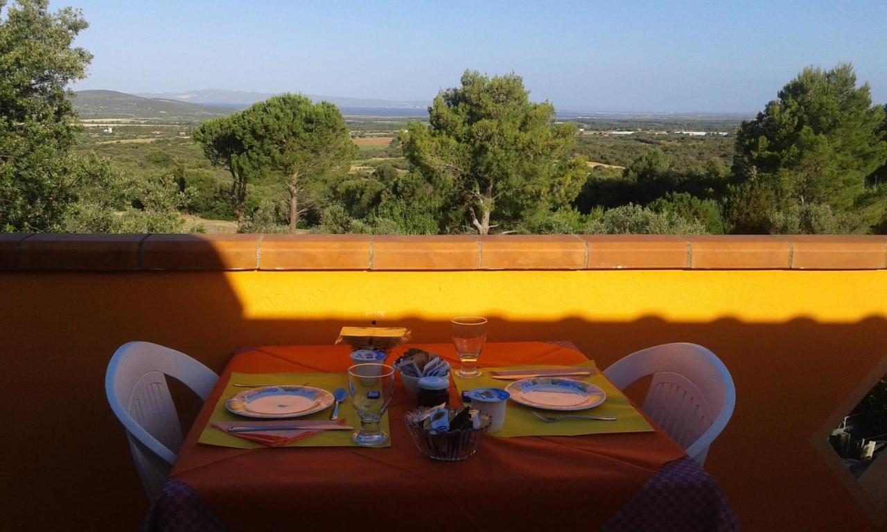 B&B Il Girasole SantʼAnna Arresi Exteriör bild