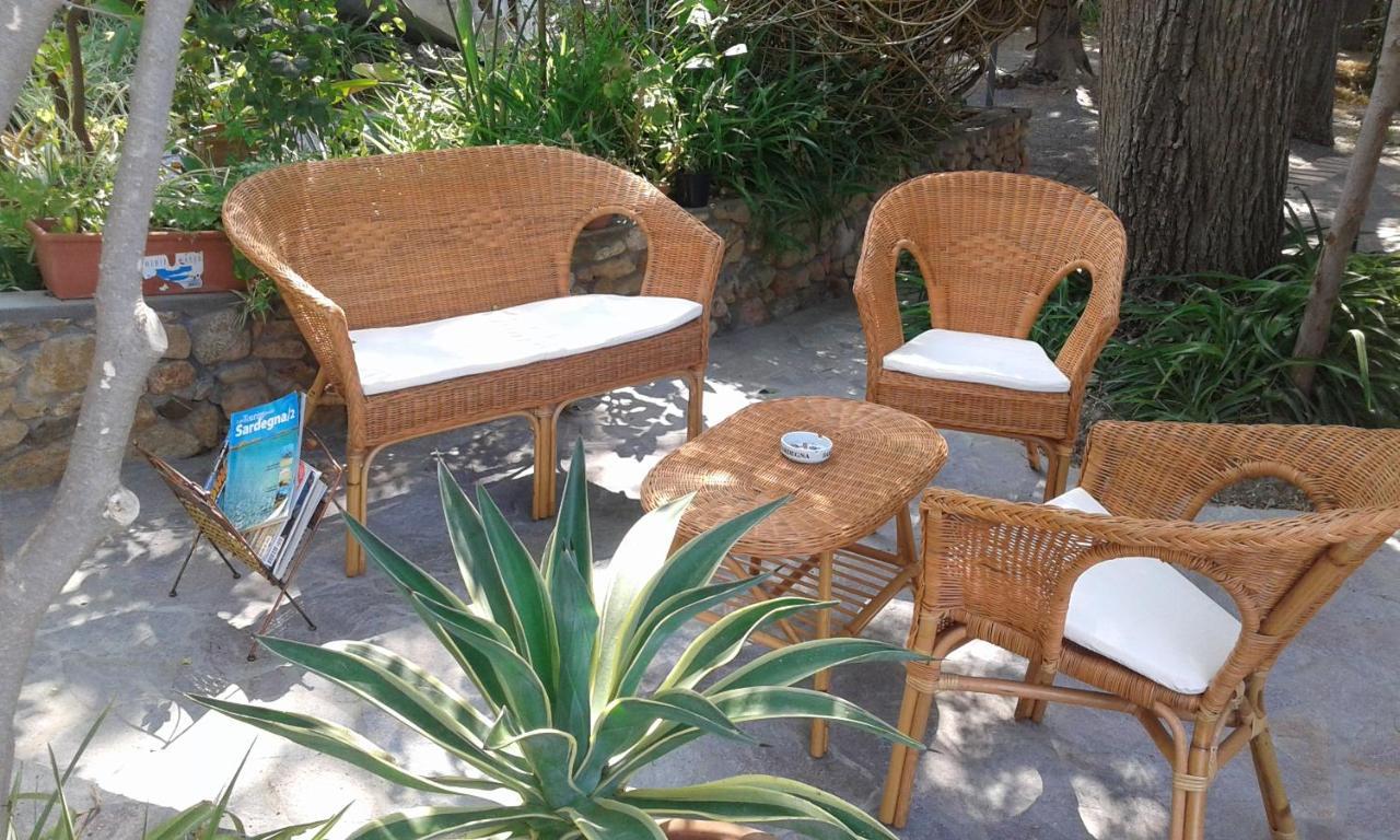 B&B Il Girasole SantʼAnna Arresi Exteriör bild