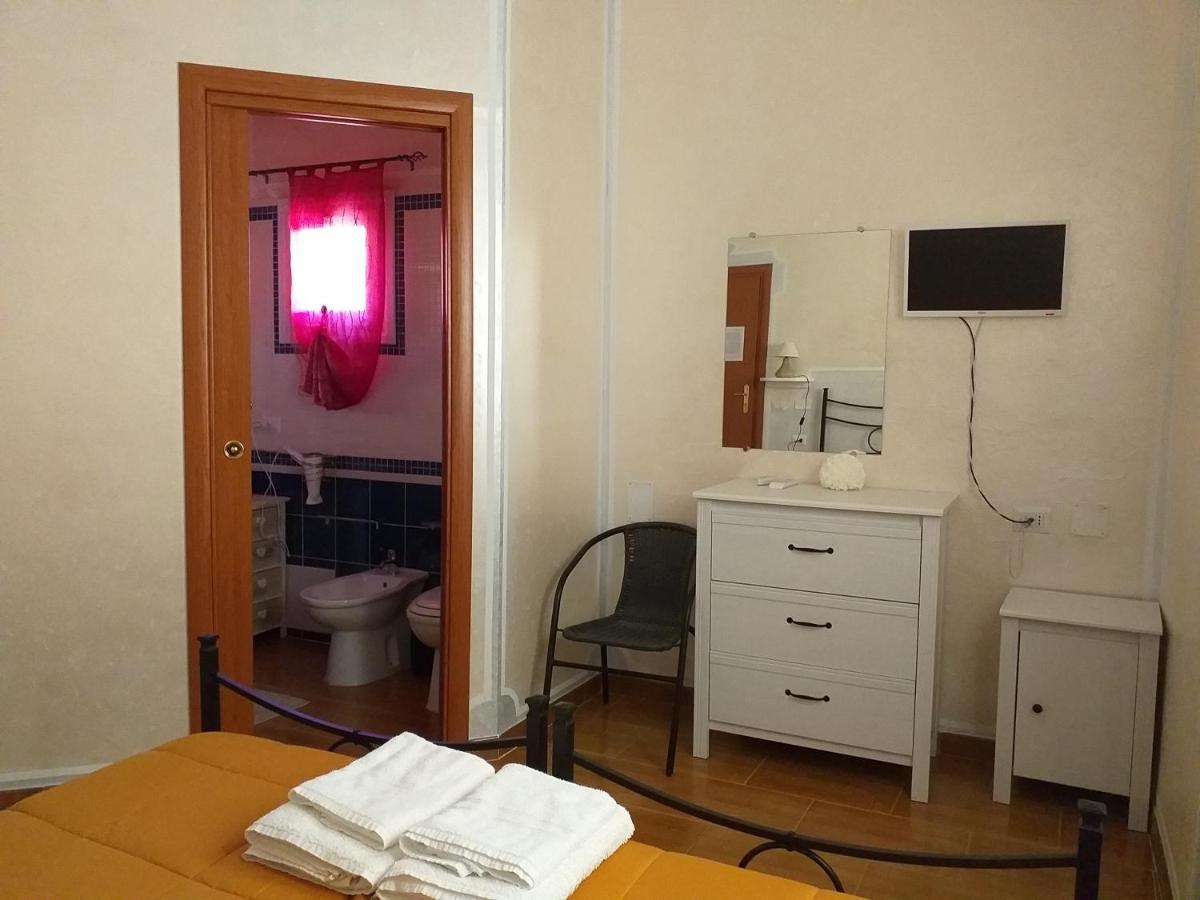 B&B Il Girasole SantʼAnna Arresi Exteriör bild