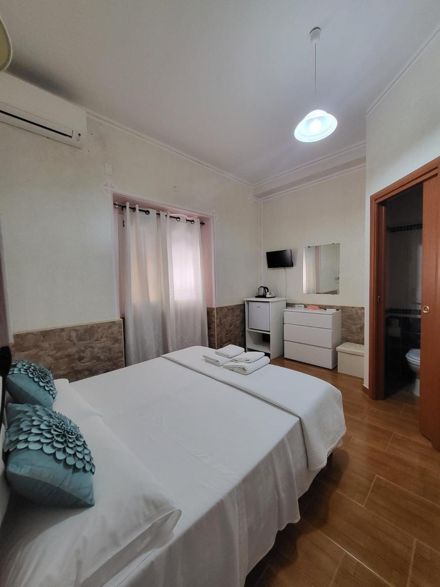 B&B Il Girasole SantʼAnna Arresi Exteriör bild